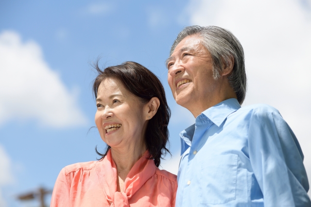 元気な老夫婦の画像